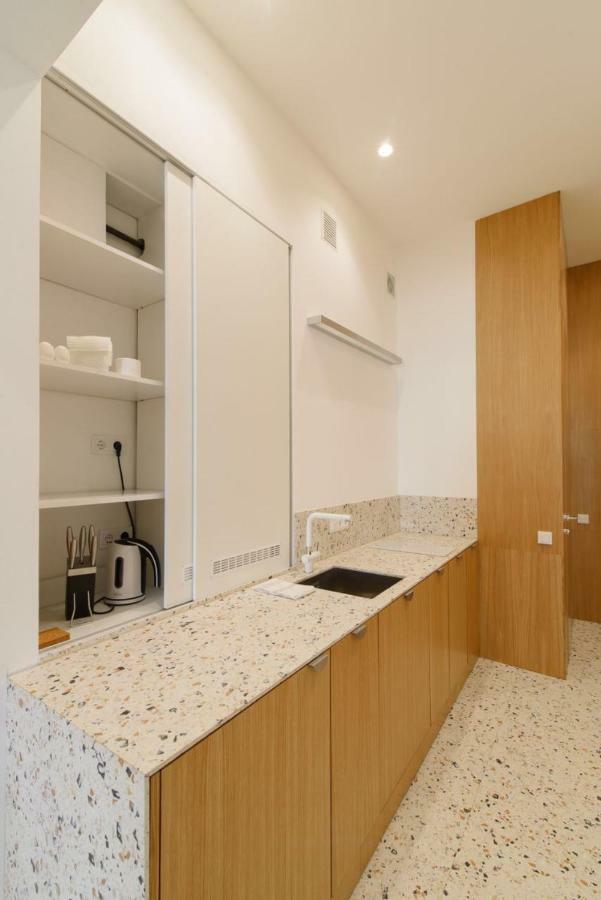 Sunrise Apartment Lviv Buitenkant foto