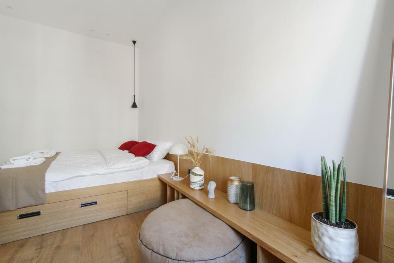 Sunrise Apartment Lviv Buitenkant foto