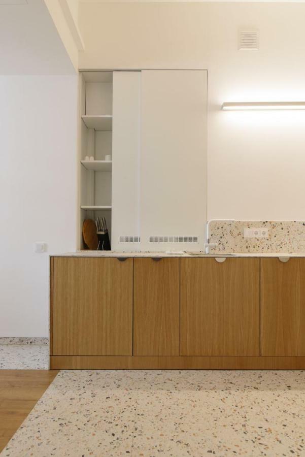 Sunrise Apartment Lviv Buitenkant foto
