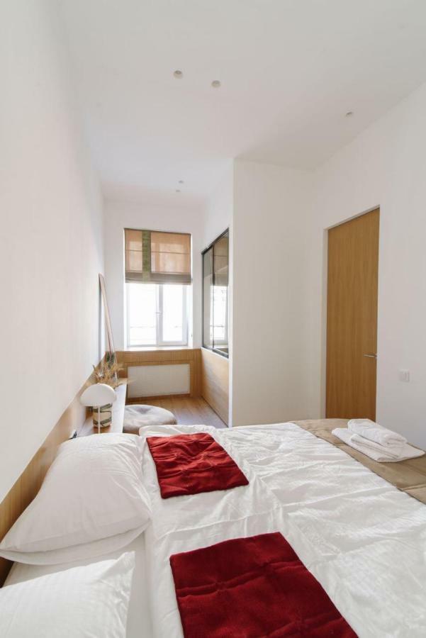 Sunrise Apartment Lviv Buitenkant foto