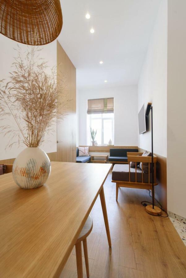 Sunrise Apartment Lviv Buitenkant foto